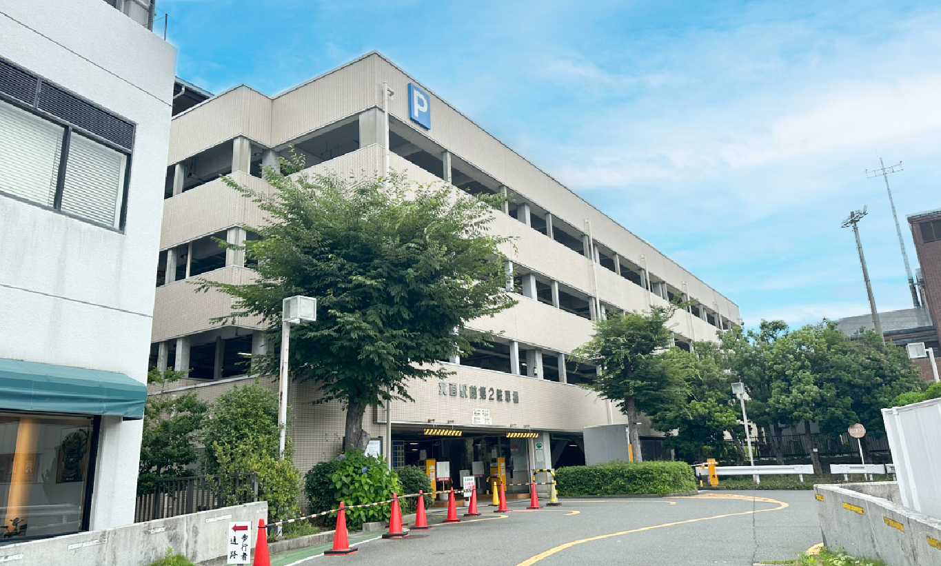 駐車場から店舗への行き方