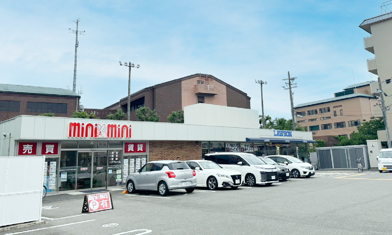 駐車場から店舗への行き方