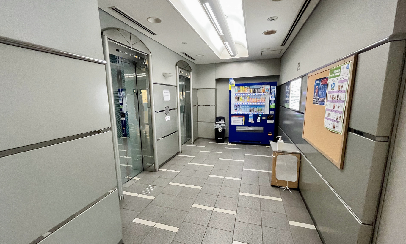 駐車場から店舗への行き方