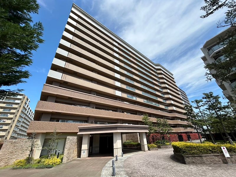 【CASA】メロディーハイム茨木パークアヴェニュー JR京都線「茨木」駅より徒歩約11分！小学校や中学校も近くにあり、お子様の通学にも便利です。
