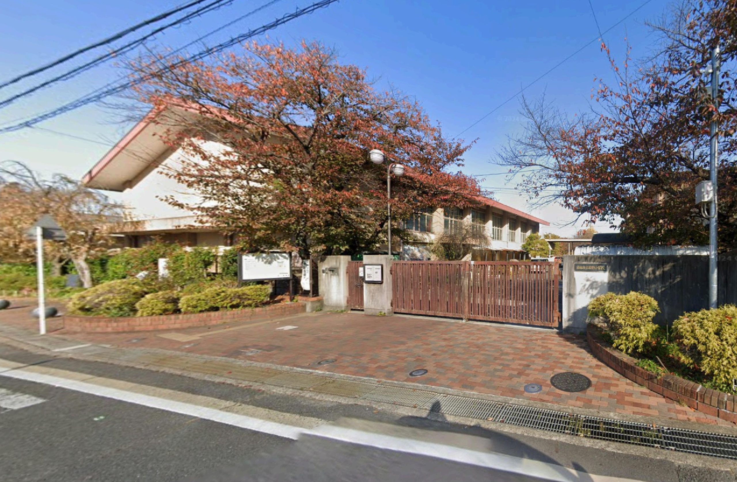 一言寺団地A1棟 京都市立日野小学校