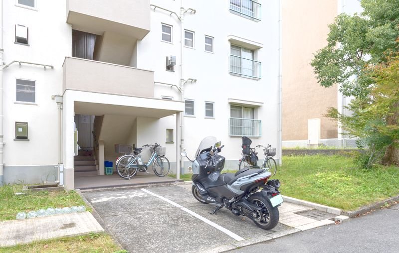 【CASA】 箕面粟生第2住宅第8号棟 【現地写真】初めてのマイホームをお探しの方や、住み替えをご検討中の方にもおすすめの物件です。ぜひ一度、現地をご覧ください。