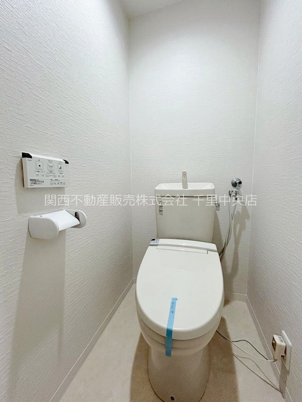 緑地東ロイヤルマンション 清潔感のあるトイレは、毎日気持ちよく使える快適な空間。
