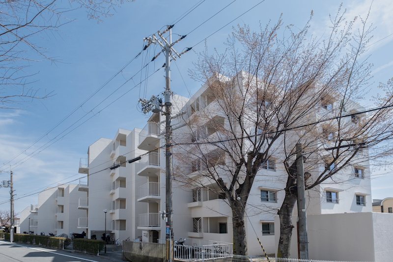 閑静な住宅地で、生活に便利な周辺施設も充実しております。