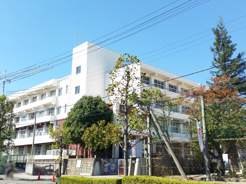 コンドミニアム千里中央 箕面市立中小学校