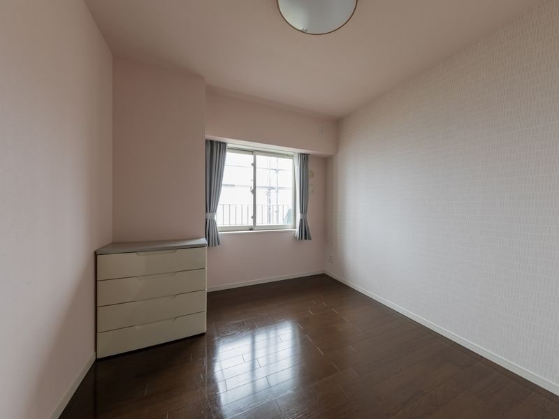 【CASA】 エルグレース彩都箕面C棟 【居室】収納スペースも各部屋にしっかりと備わっており、衣類や生活用品をすっきりと整理できるため、空間を広く快適に保てます。