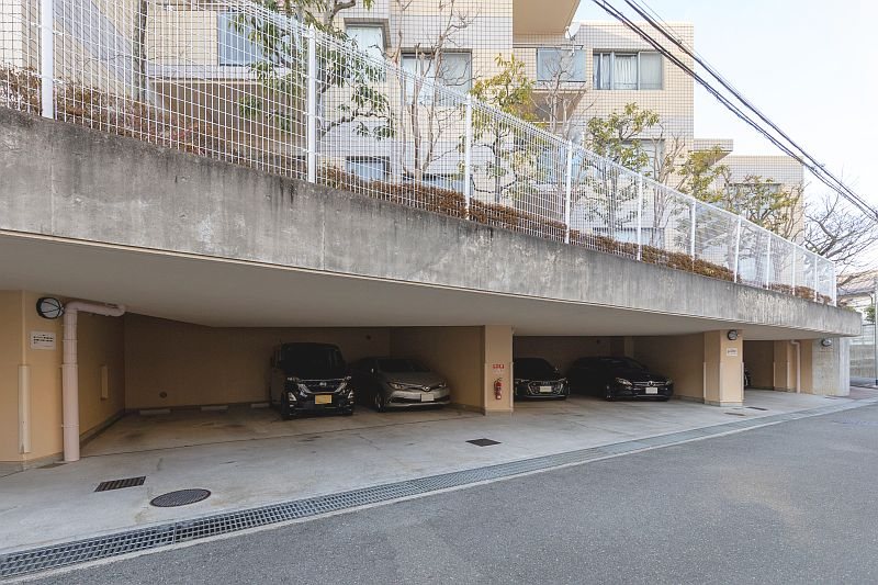 【CASA】ライオンズヒルズ高槻 ◆駐車場◆空き状況につきましては