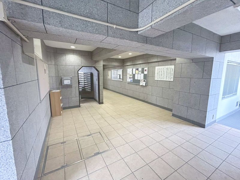 桂川ハイツ5号館 共用部写真（エントランス）