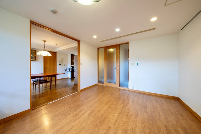 フローラ芦屋フラット ■リビング■用途に縛られない、174㎡超の自由度ある邸宅空間