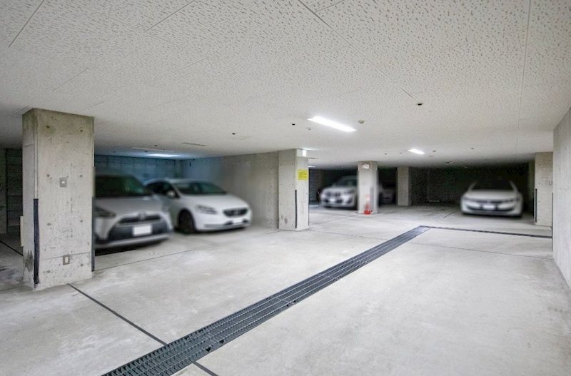 フローラ芦屋フラット ■駐車場■駐車場専用使用権２台分付。来客時やご家族での複数台所有にも対応できます。
