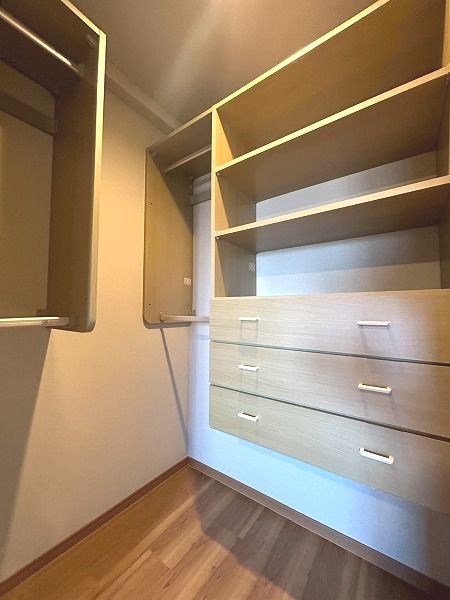 【CASA】ライオンズマンション千里丘ガーデンシティ WICがございます。かさばる季節家電も収納可能です。