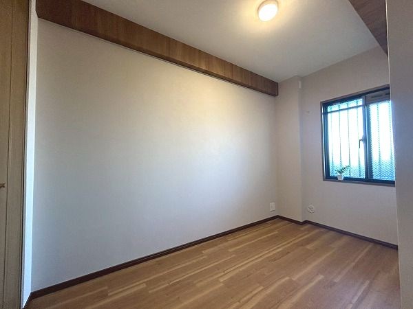 【CASA】ライオンズマンション千里丘ガーデンシティ 小さ目のこちらのお部屋は将来お子様のお部屋にいかがでしょうか。