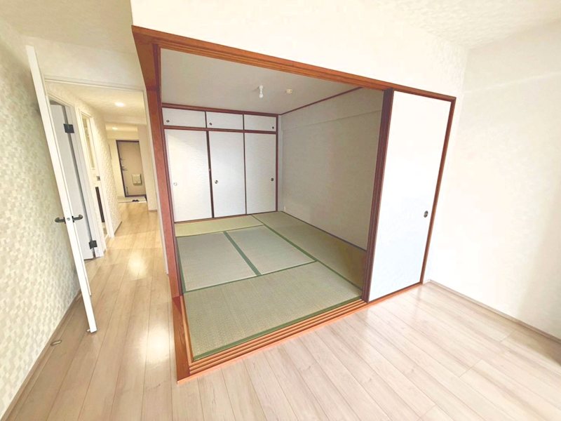サンシティ桂坂3番館 洗濯物をたたむ家事スペースや、家族が寝転がってくつろげるスペースとしても活躍します♪
