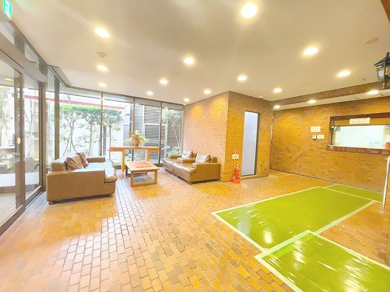 【CASA】ローズハイツ宝塚 マンション内は、お掃除が隅々まで行き届いていますのでとても綺麗です。