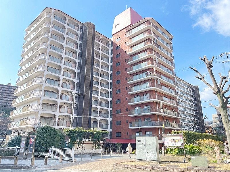 【CASA】ローズハイツ宝塚 人生の中で大切なお買い物を、「満足した買い物」と思っていただけるよう、しっかりとお話を伺い、一生懸命物件を探し、ご案内させていただきます。まずは理想の暮らしをお聞かせください。