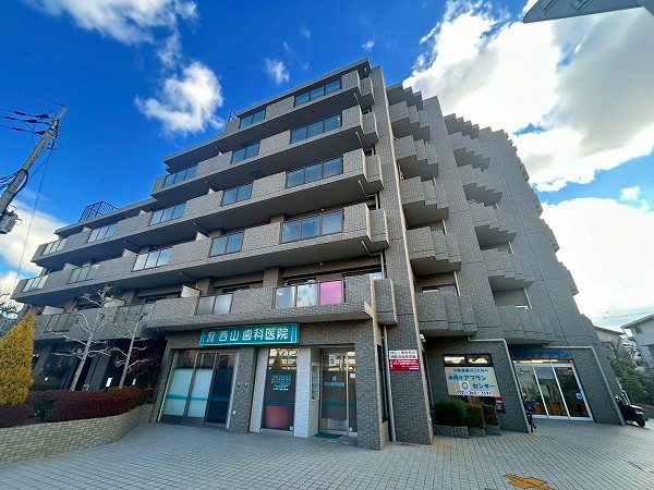 藤和シティホームズ池田井口堂 【現地写真】阪急宝塚線「石橋阪大前」駅徒歩8分！周辺にはコンビニやスーパーなどお買い物施設が充実しております。