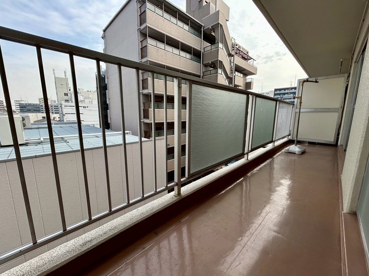 ファミリーコーポ江坂 現地写真（バルコニー）