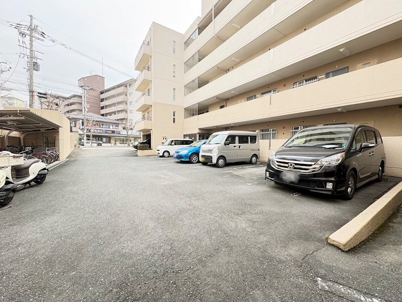 豊中緑丘パークマンション 知識豊富なスタッフがお客様をサポートし、マイホーム探しのお手伝い。