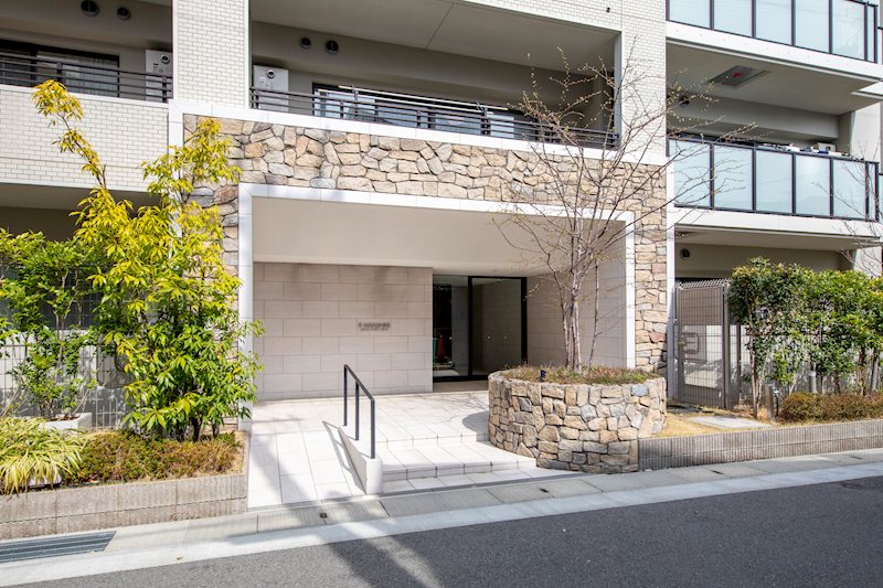 ワコーレ芦屋パークビスタ 高級感のあるホテルライクな外観。豊かなプライベートタイムを得られます。