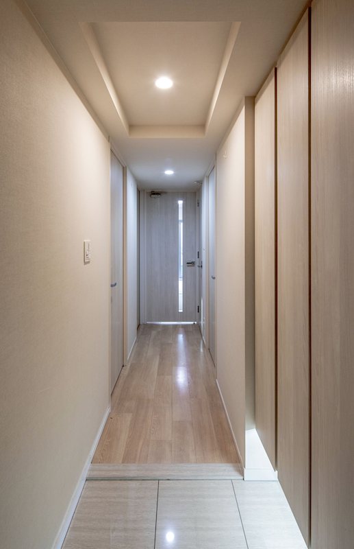 【CASA】エスリード京都山科セミリア≪専用庭（29㎡）付き、ペットと過ごす暮らし≫ 玄関横にはクローゼット付き！玄関をスッキリ保つだけでなく暮らしやすさも大きくアップ♪
