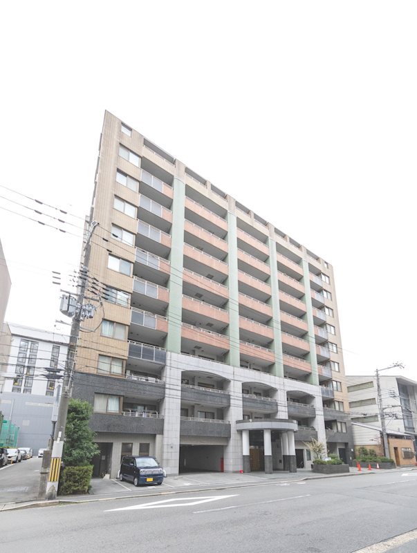 アパガーデンスクエア四条烏丸 2路線利用可！阪急「烏丸」駅徒歩6分・地下鉄「四条」駅徒歩7分。周辺施設も充実の好立地！ご内覧希望のお客様は、お電話いただければスムーズにご案内させていただけます
