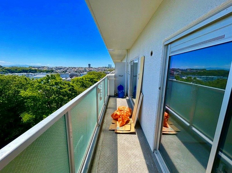 箕面東コーポラス 【バルコニー】総戸数219戸のビッグコミュニティ。9階建ての5階部分に位置しています。お気軽にお問い合わせください♪