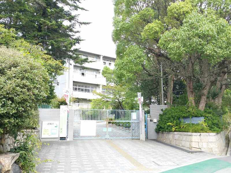 インプレスト千里中央 箕面市立萱野小学校
