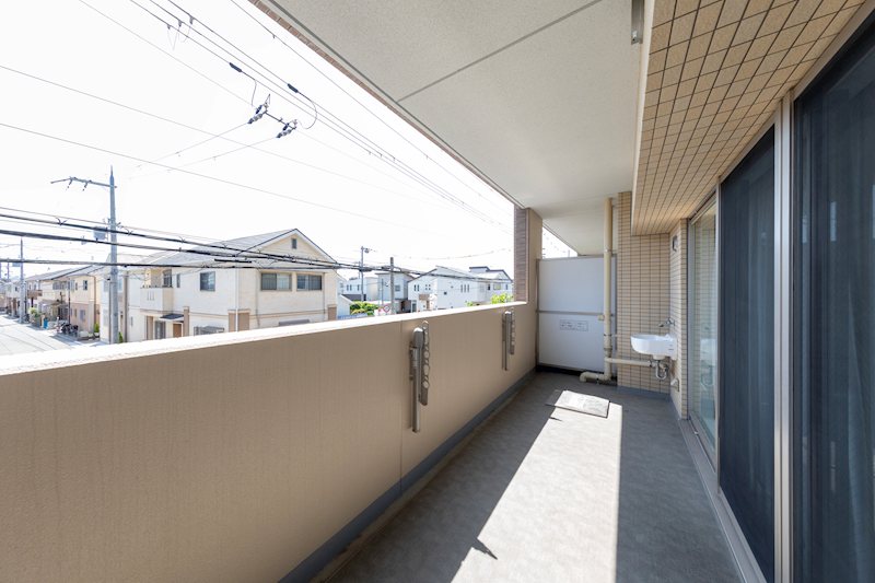 カサーレ茨木園田町 角住戸につき陽当たり風通し良好です！
