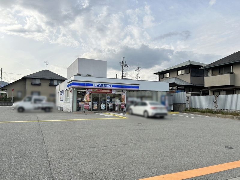 【CASA】清和台住宅団地9号棟 ローソン　川西清和台西店