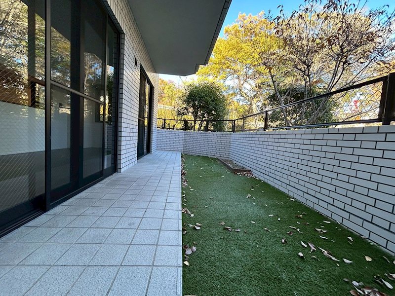 セントラルパレス東豊中 31.95㎡の広々専用庭付き！お子様の遊びスペースとしても◎