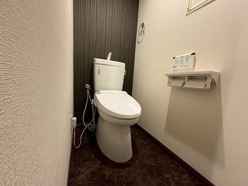 【CASA】朝日プラザ逆瀬川南 【トイレ】大変清潔感のあるトイレで、誰もが心地よく使える空間となっております。