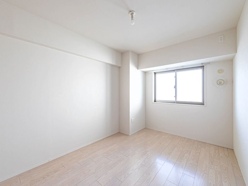 【CASA】 グランドパレス彩都あさぎ 【リビング以外の居室】リビング以外に居室は3部屋ございます。ライフスタイルに合わせて様々な使い方が可能です。