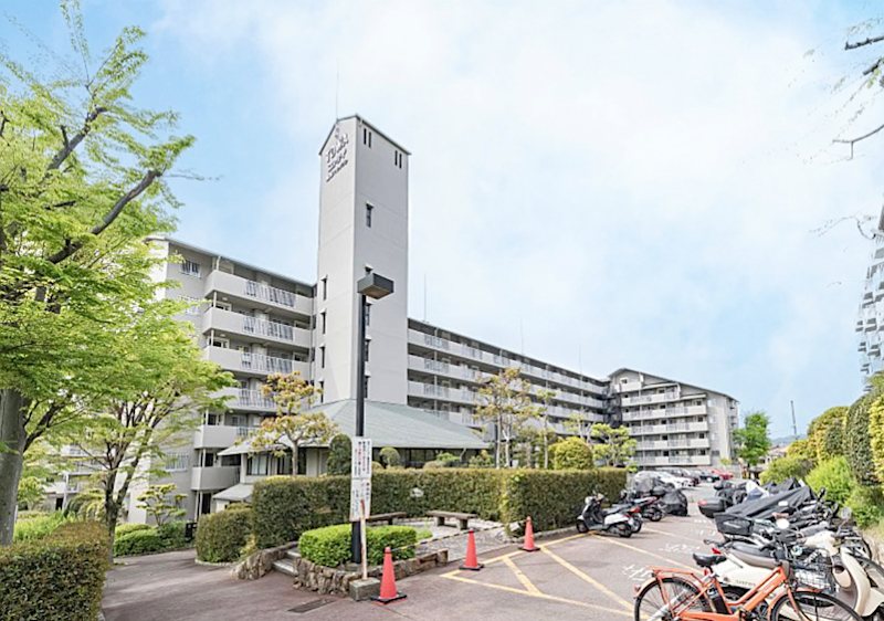 こちらの物件は最上階の7階部分につき、採光・通風・眺望良好！高槻市内の四季折々に移り変わる風景を一望していただけます。