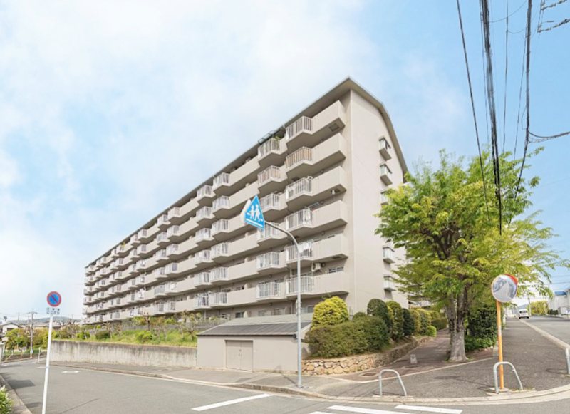 【CASA】藤和コアティ高槻ハイタウンコアB棟 周囲に公園が点在しているため、お子様にのびのびと遊んでいただける子育て世代に優しいエリアとなっております。