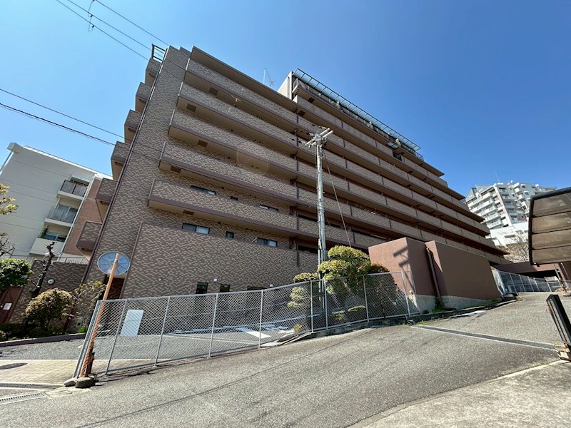 グランディア緑地公園 8階建最上階角住戸の明るい住まい