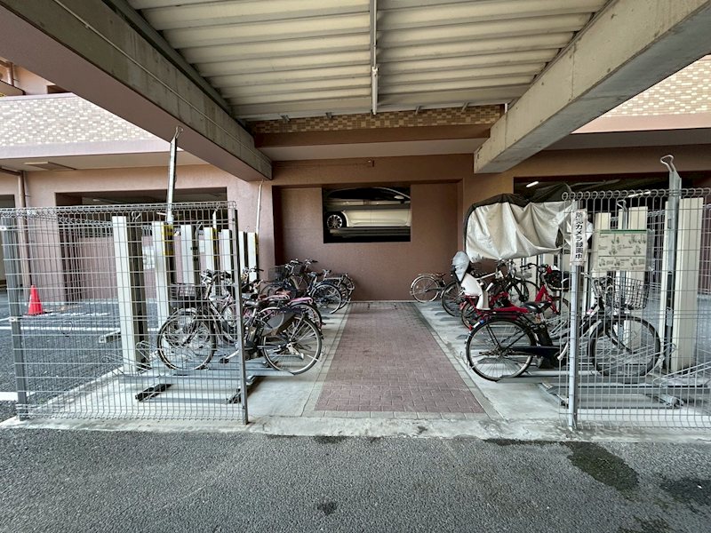 グランディア緑地公園 ご内覧希望の方はお電話いただければスムーズにご案内できます。