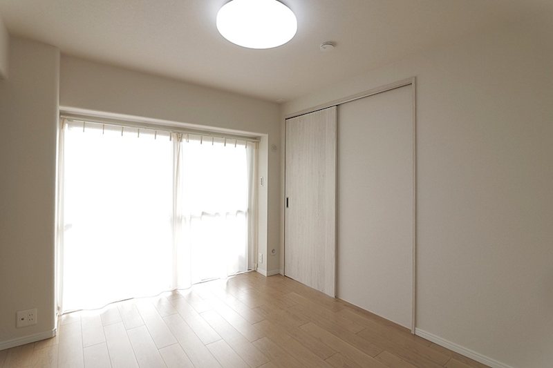 第二西緑ヶ丘スカイハイツ クローゼットつきのため、生活空間をたっぷりとご使用いただけます。