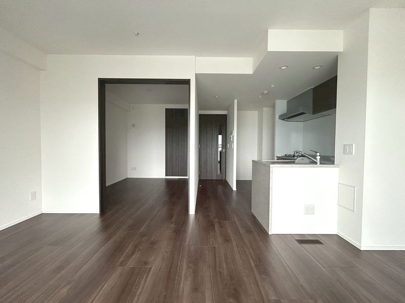 【CASA】ブランニード阪急水無瀬 ■リビング■家族の笑顔が自然に集まる明るいLDK。日々の喧騒を忘れ、心穏やかな毎日を過ごしませんか。