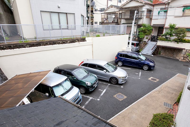 プラザ高羽 敷地内にございます、共用の駐車スペース