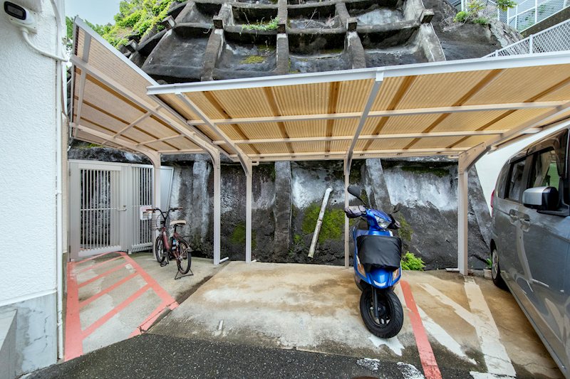 プラザ高羽 駐輪場、バイク置き場も敷地内にございます