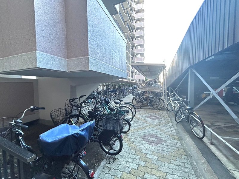 コスモワンダータウン 駐輪場・バイク置場ございます。