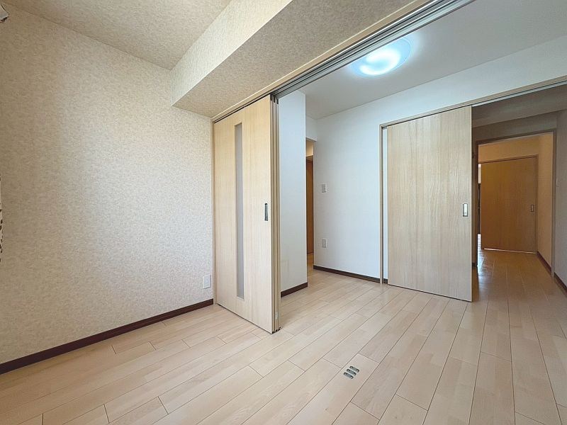 大阪府茨木市東奈良３丁目13 W.I.Cに繋がっているため収納には困らないお部屋ですね♪