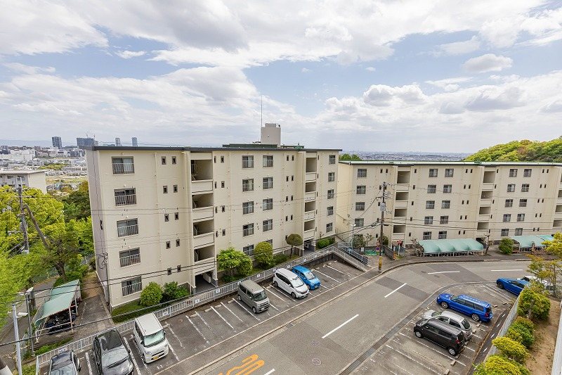 【CASA】 ライオンズマンションみのおE棟 【現地写真】弊社では、リフォーム工事専門チームがいる為、専門のスタッフがお客様のお悩みに合わせてお話をうかがい、お客様のニーズに合わせたご提案をさせていただいております！