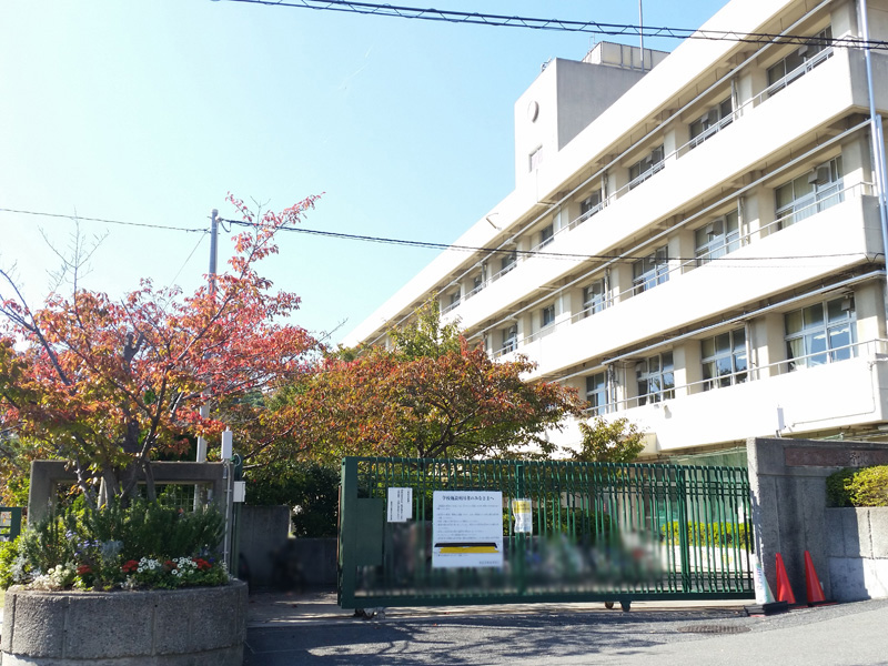 コスモフォレスタ箕面 箕面市立萱野北小学校