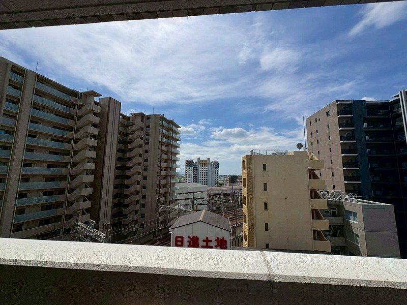 ジオ阪急川西ステーションフロント 【眺望写真】12階建ての所在階は8階になります。プライバシー面でも安心で、見晴らしの良い景色が臨めます。