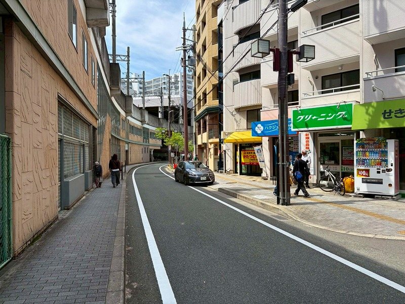 ジオ阪急川西ステーションフロント 【前面道路含む現地写真】お客様の条件などをしっかりとおうかがいさせていただき、お家探しのパートナーとしてサポートさせていただきます♪