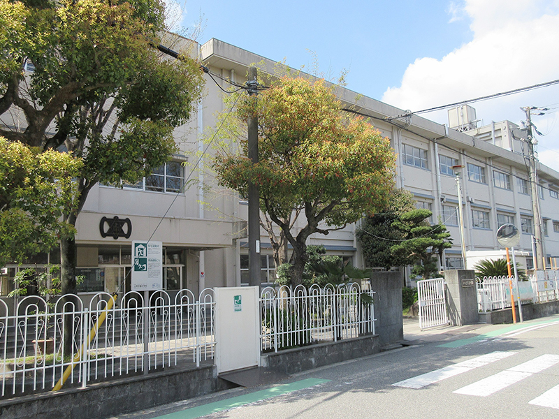 ワコーレヴィル甲子園口 西宮市立上甲子園中学校
