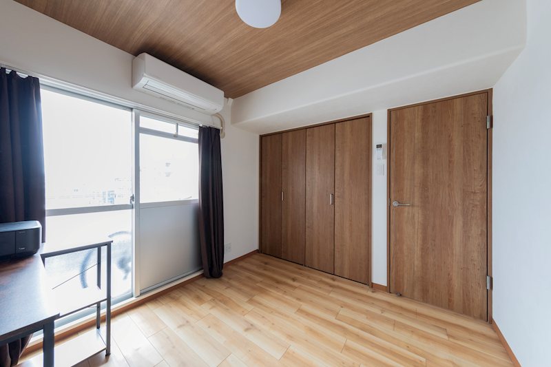 甲南ドエル御影 収納付の部屋は普段使う洋服やバッグの収納もできるため荷物が多くても安心♪
