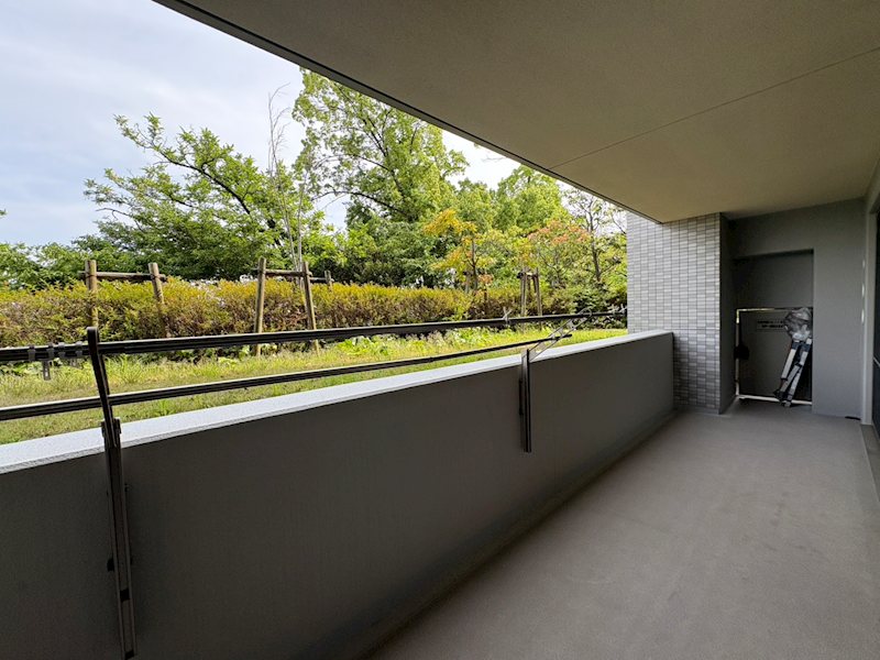 エスリード西宮甲陽園Ⅰ番館ブライト 緑の多い住環境のためお子様のいるご家庭にもおすすめの1邸です。