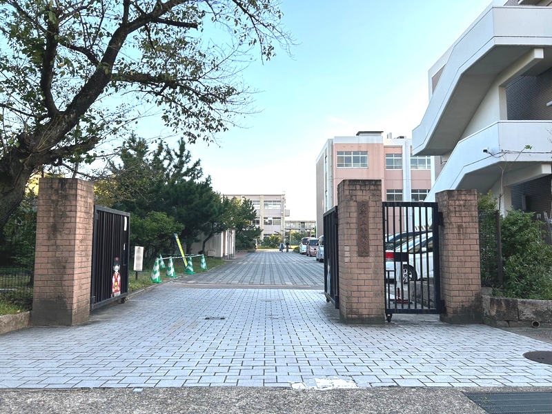 ファミール伏見A棟 京都市立藤森中学校